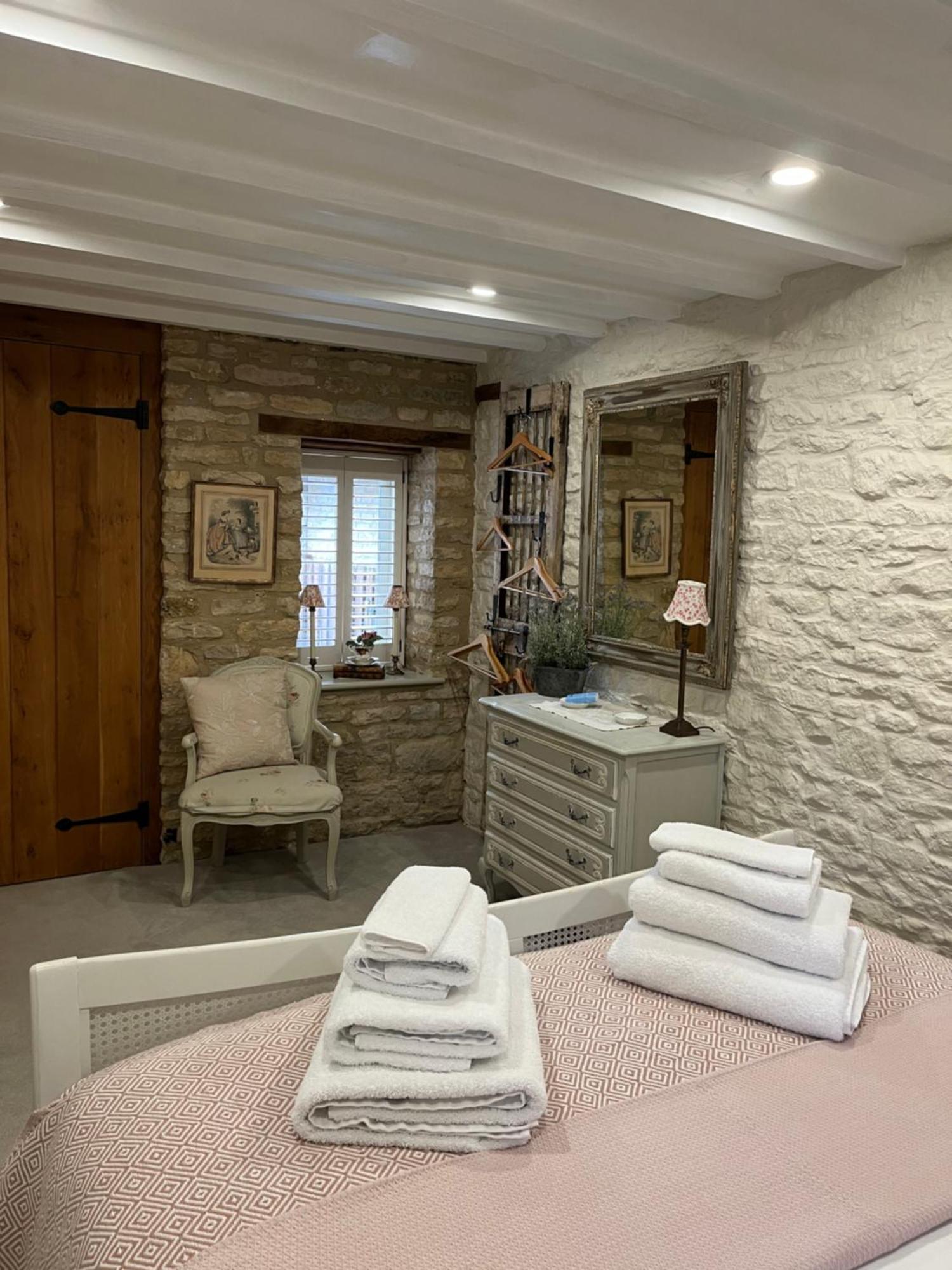 3 Bedroom 5* Barn Conversion Cotswolds Чиппінг-Нортон Екстер'єр фото